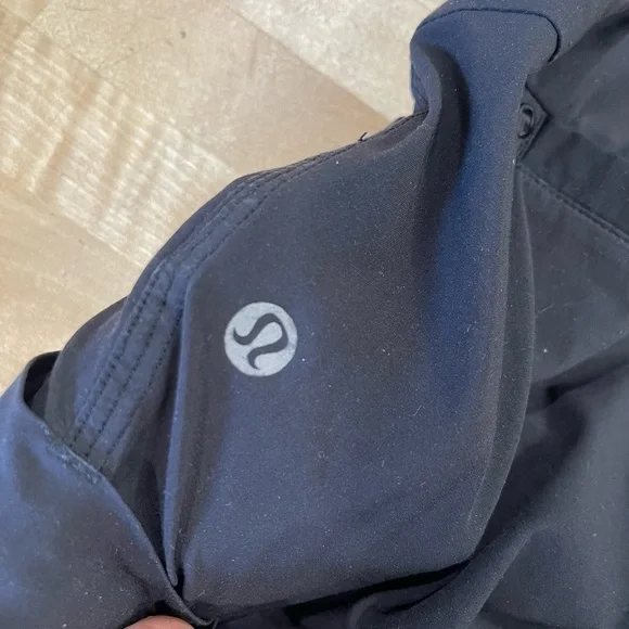 Lululemon Women's Black Shorts - Picture 4 of 8